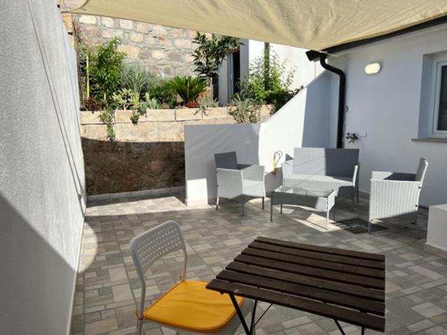 Apartmán Casa Sylvia SantʼAntìoco Exteriér fotografie